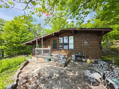 Detached in The Archipelago