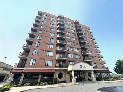 Condo Apartment in Carlington - Central Park