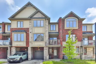Att/Row/Townhouse in Hamilton