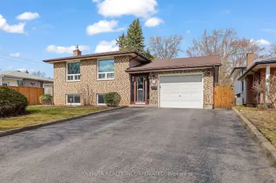 Detached in Niagara Falls