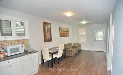 3588 Sandwich Street, Windsor, On N9c 1b5