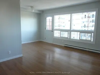 158a Mcarthur Avenue 907, Vanier And Kingsview Park, On K1j 7e7