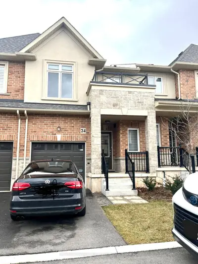 Condo Townhouse in Hamilton
