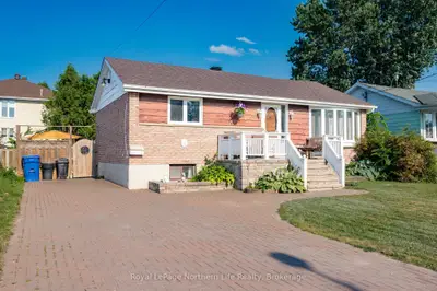 Detached in North Bay
