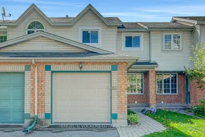 Att/Row/Townhouse in Kanata