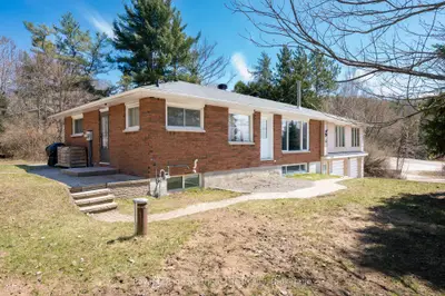 Detached in North Bay