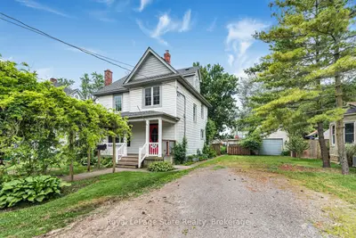 Detached in Port Colborne