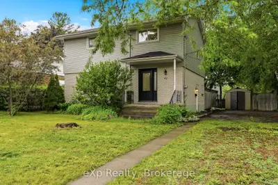 Detached in Belleville
