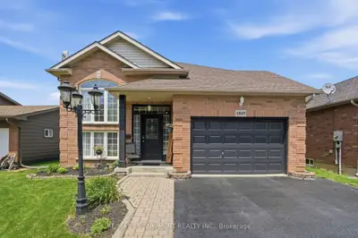 Detached in Lincoln