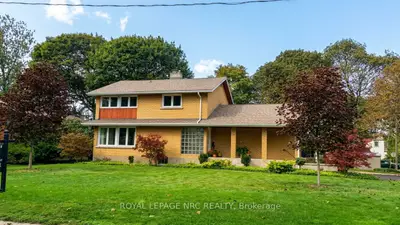 24 Tennessee Avenue, Port Colborne, On L3k 2r9