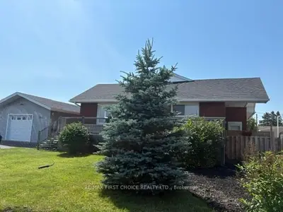 Detached in Thunder Bay