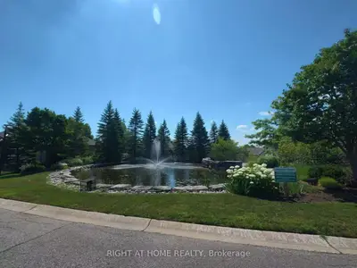 Condo Townhouse in London North