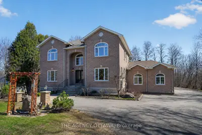 4633 Albion Road, Blossom Park - Airport And Area, On K1x 1a4