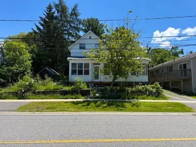 Detached in Parry Sound
