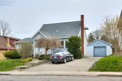 Duplex in Waterloo