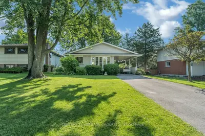678 Carnaby Street, Kingston, On K7m 5m7