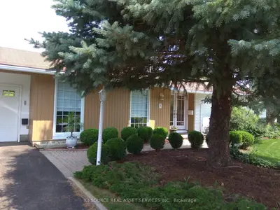 Detached in Meadowlands - Crestview and Area
