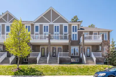 Condo Townhouse in Kanata