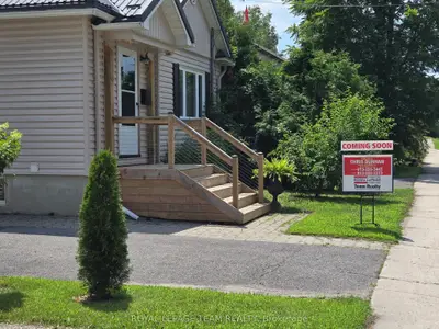 Detached in Perth