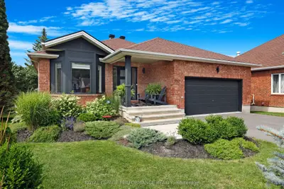Detached in Blossom Park - Airport and Area