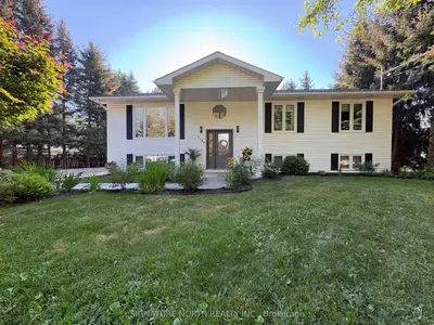 Detached in Thunder Bay