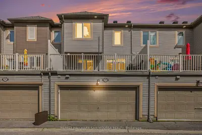 Att/Row/Townhouse in Stittsville - Munster - Richmond