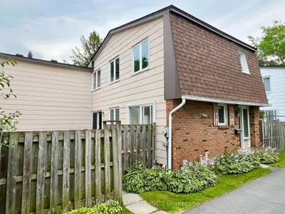 Condo Townhouse in Hunt Club - South Keys and Area