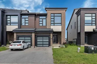 Att/Row/Townhouse in Blossom Park - Airport and Area