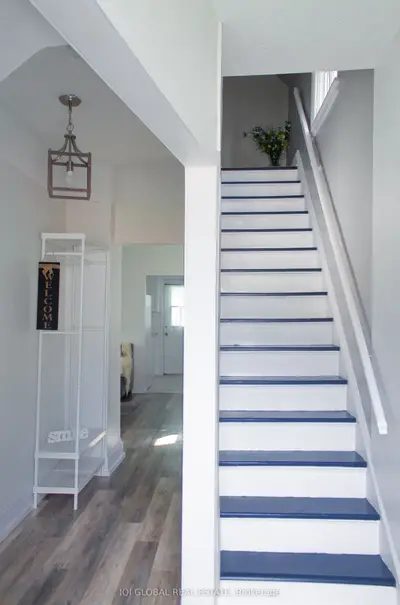65 Holmes Avenue, Hamilton, On L8s 2k8