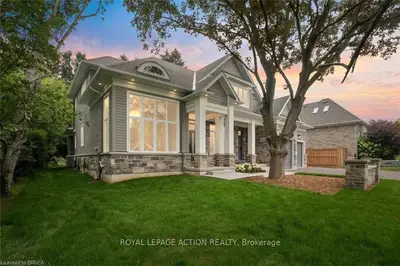 150 St Margarets Road, Hamilton, On L9g 2l2
