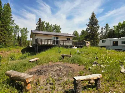 Detached in Thunder Bay Remote Area