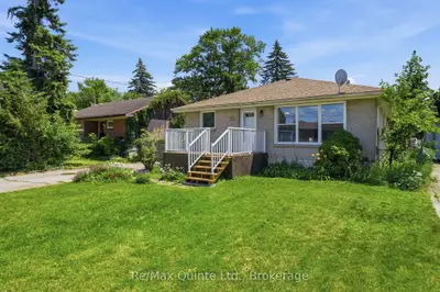 Detached in Belleville