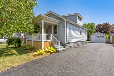 Detached in Port Colborne