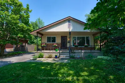 Detached in Elmvale Acres and Area