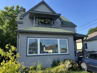 Detached in Port Colborne