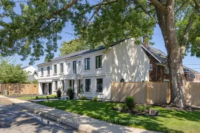 15 Wychwood Road, St. Catharines, On L2r 3s1