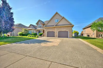 7995 Cathedral Drive, Niagara Falls, On L2h 2z2