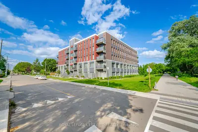 Condo Apartment in Hamilton