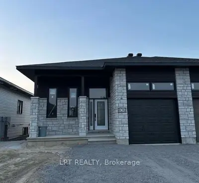 Semi-Detached in Russell