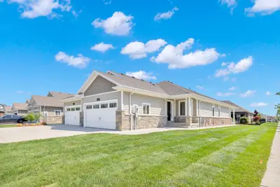 Semi-Detached in LaSalle
