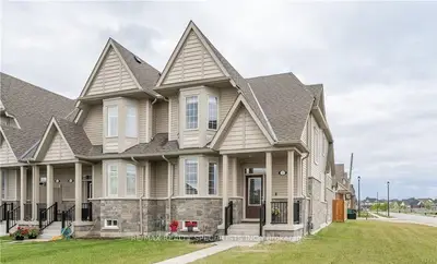 Att/Row/Townhouse in Centre Wellington