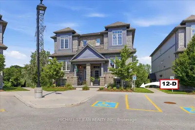 Condo Townhouse in Kitchener