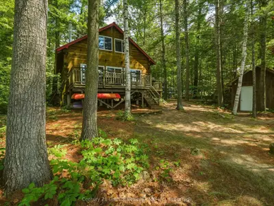 Detached in Algonquin Highlands
