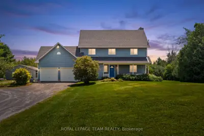 Detached in Beckwith