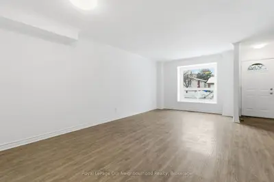 Condo Townhouse in London South