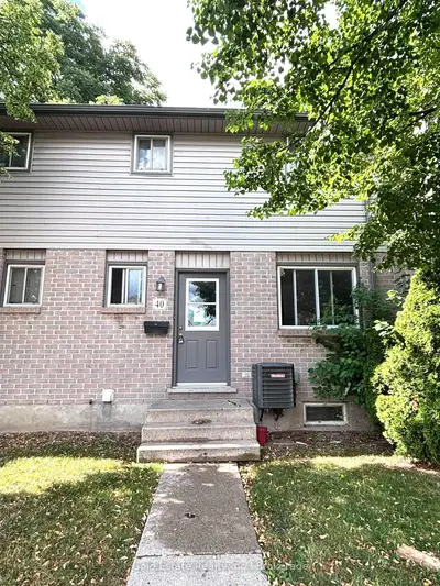 Condo Townhouse in London East