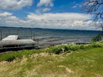 33 Prinyers Cove Crescent, Prince Edward County, On K0k 2t0