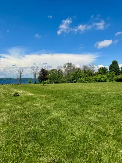 33 Prinyers Cove Crescent, Prince Edward County, On K0k 2t0
