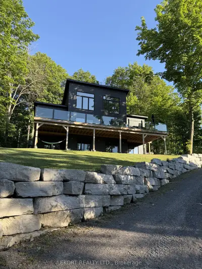 Detached in Prince Edward County