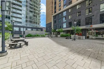 105 Champagne Avenue 2006, Dows Lake - Civic Hospital And Area, On K1s 4p3
